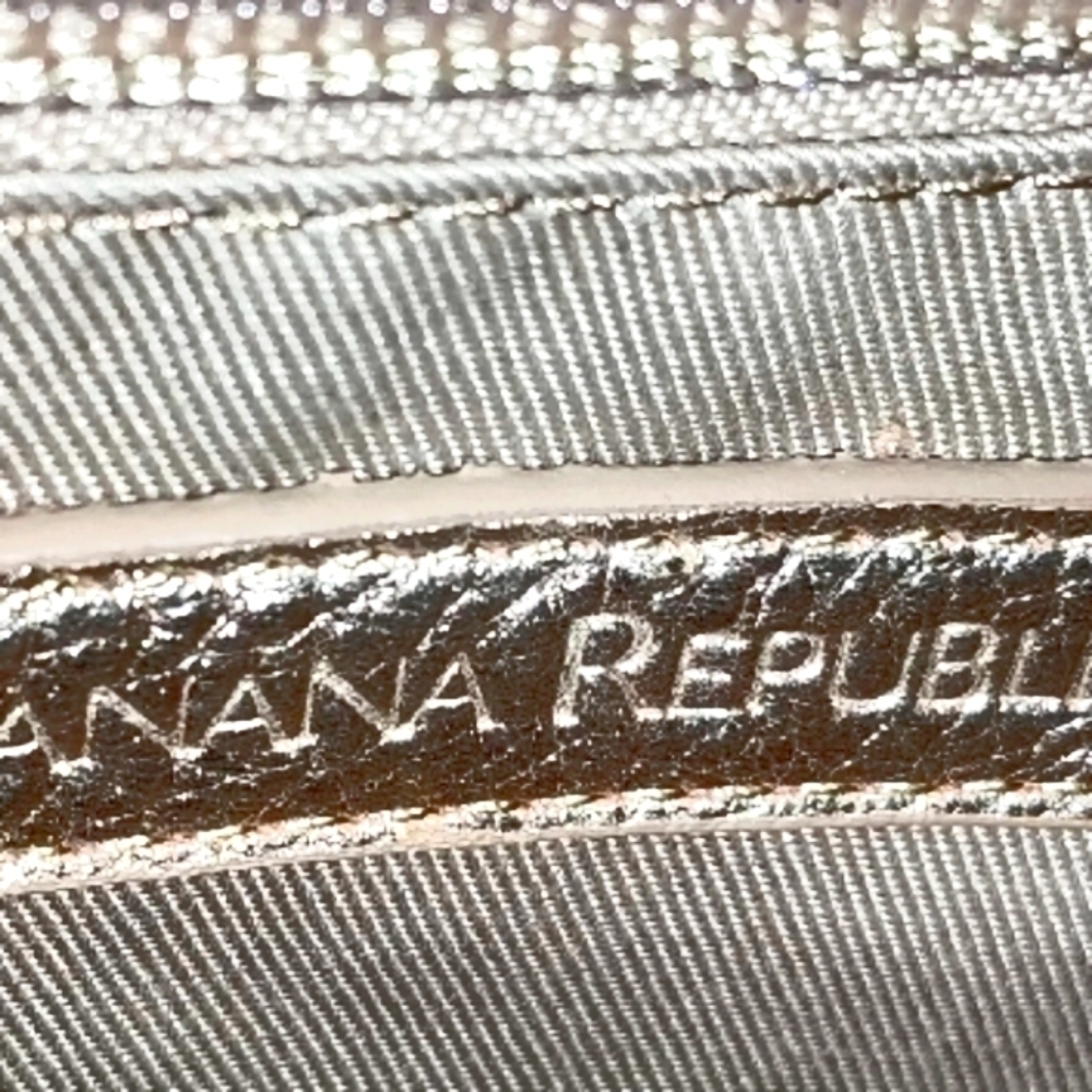 Banana Republic Gold Leather Tote, Metallic 18"+ Handbag, Like New - Picture 6 of 11